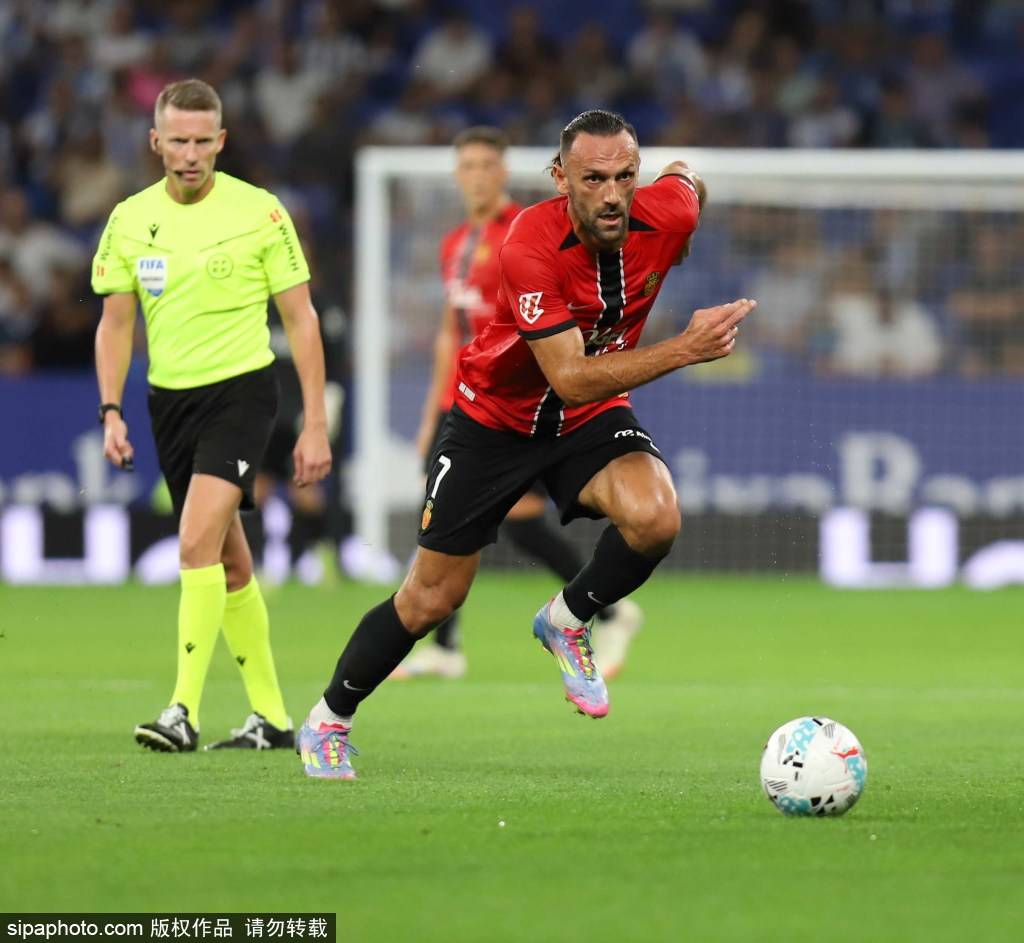 欧冠首轮前瞻:巴萨三叉戟出击,纽卡沃尔特马德能否破防? 欧冠首轮前瞻:巴萨三叉戟出击,纽卡沃尔特马德能否破防?